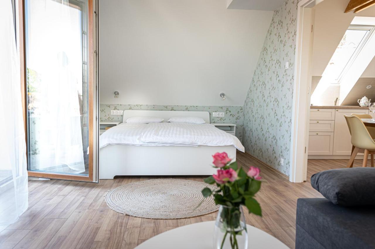 Apartament Szigligeti Mandula Kert Vendeghaz Zewnętrze zdjęcie
