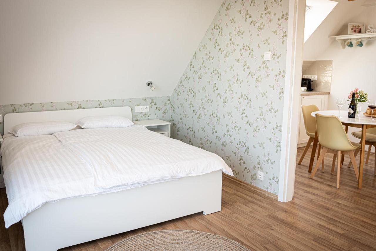 Apartament Szigligeti Mandula Kert Vendeghaz Zewnętrze zdjęcie