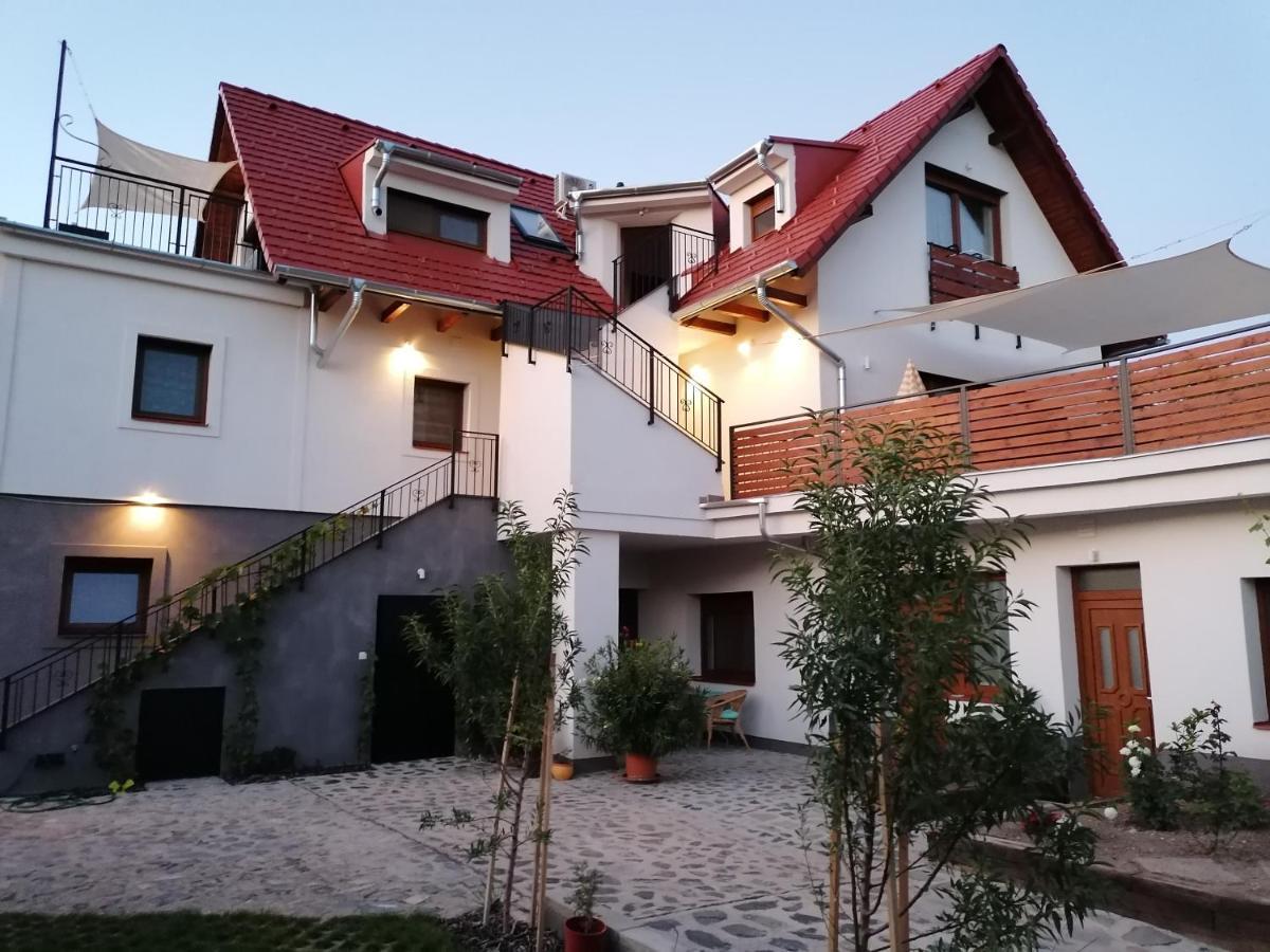 Apartament Szigligeti Mandula Kert Vendeghaz Zewnętrze zdjęcie