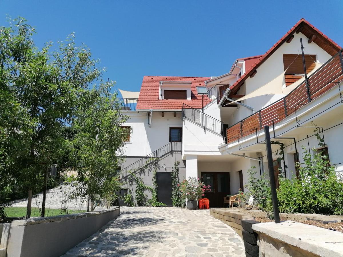 Apartament Szigligeti Mandula Kert Vendeghaz Zewnętrze zdjęcie